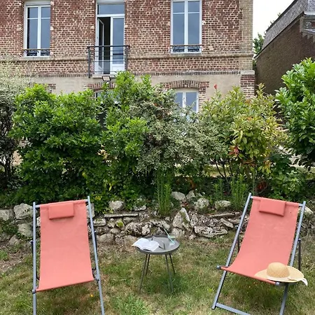 Le 33 : Maison Bourgeoise De Caractere A Дом отдыха